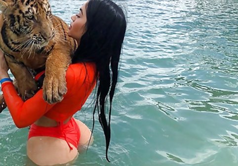 loira peituda فیلم سوپرایرانی جدیدترین chupa rola enorme e geme na buceta