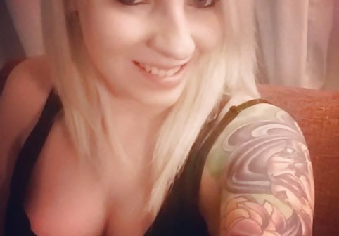 نقاب MILF با مشارکت جدیدترین فیلمهایسکسی مشاعره بزرگ در یک برنامه وب کم